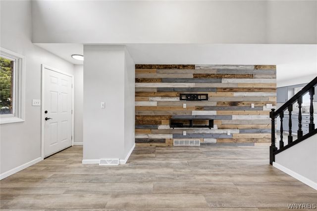 122 Rebecca Park, Buffalo, NY 14207