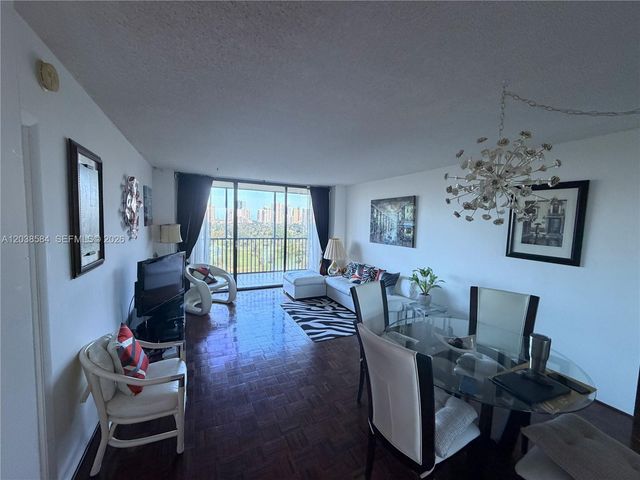 20335 W Country Club Drive 1105, Aventura, FL 33180