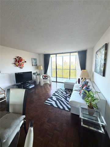 20335 W Country Club Drive 1105, Aventura, FL 33180