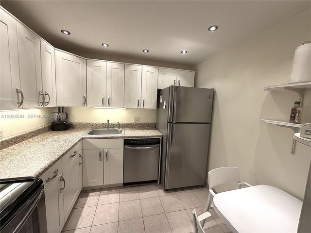 20335 W Country Club Drive 1105, Aventura, FL 33180