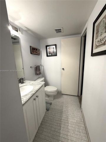 20335 W Country Club Drive 1105, Aventura, FL 33180