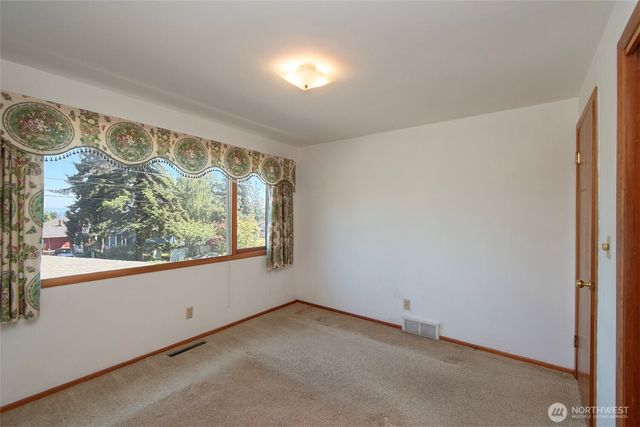 136 Oakcrest Avenue, Port Angeles, WA 98362