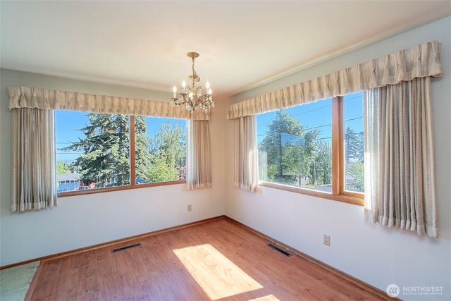 136 Oakcrest Avenue, Port Angeles, WA 98362
