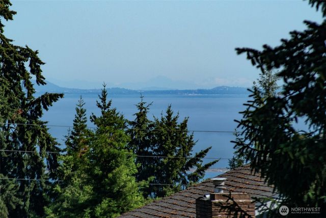 136 Oakcrest Avenue, Port Angeles, WA 98362