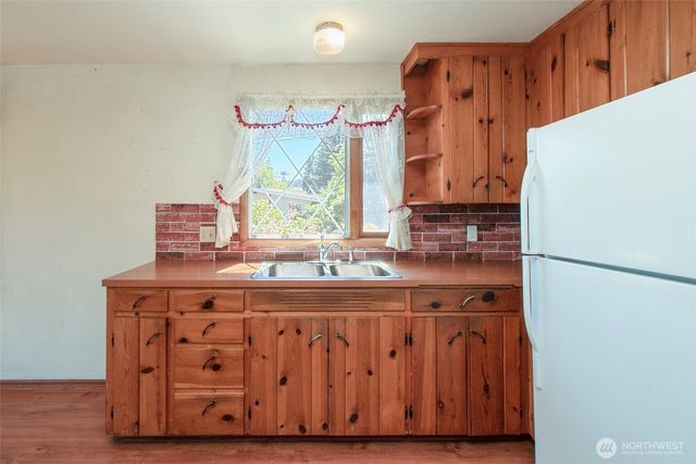 136 Oakcrest Avenue, Port Angeles, WA 98362