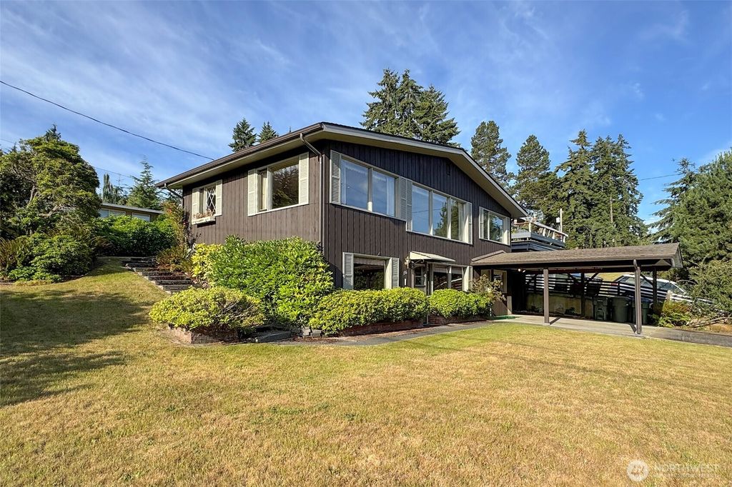 136 Oakcrest Avenue, Port Angeles, WA 98362