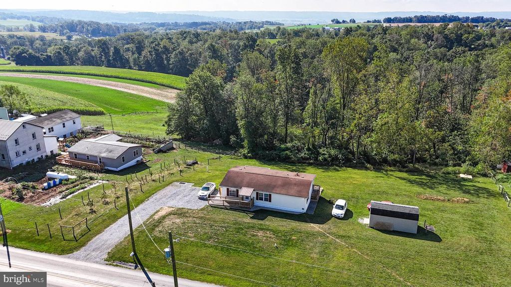 5892 MEADVILLE RD, Narvon, PA 17555