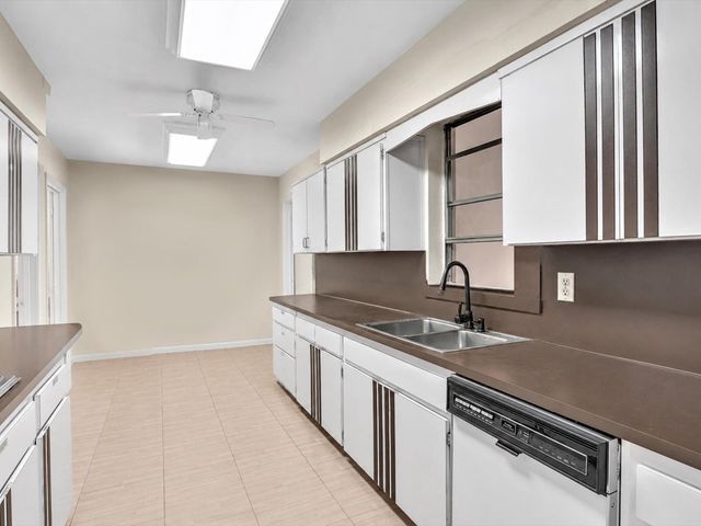 19321 NE 18th Place, Miami, FL 33179