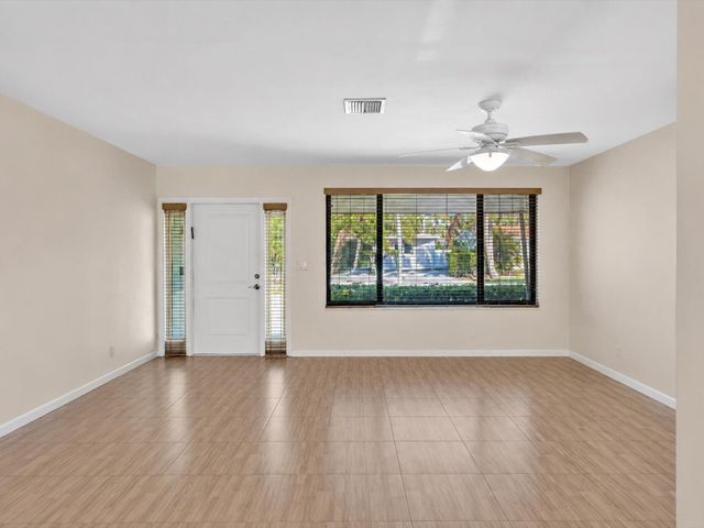 19321 NE 18th Place, Miami, FL 33179