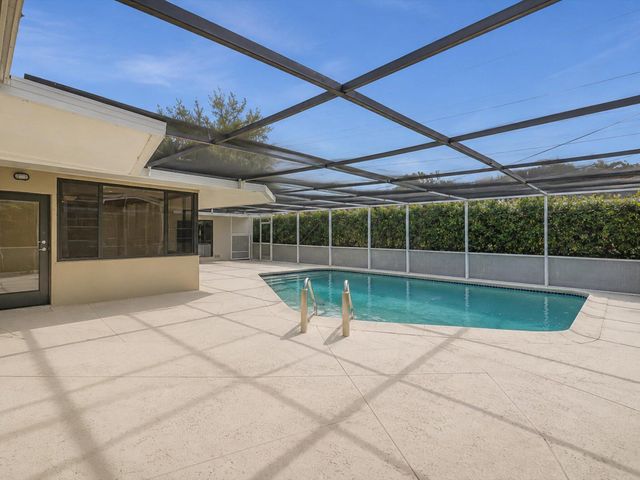19321 NE 18th Place, Miami, FL 33179