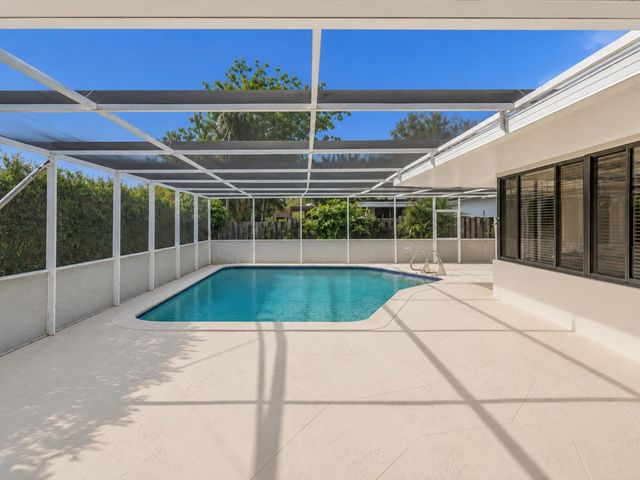 19321 NE 18th Place, Miami, FL 33179