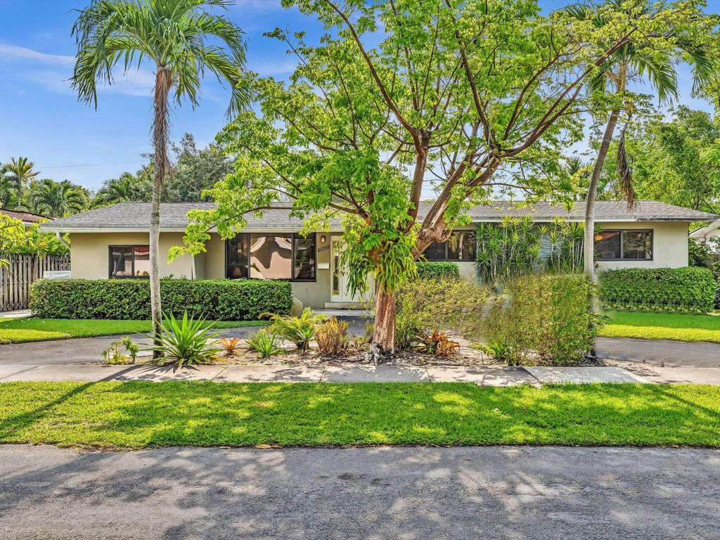 19321 NE 18th Place, Miami, FL 33179