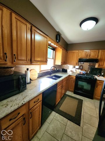 1345 Crest Court, Plainfield, IN 46168
