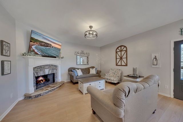 105 Pinebrook Drive, Waleska, GA 30183