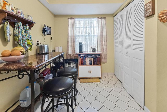 1470 NW 80th Avenue 204, Margate, FL 33063