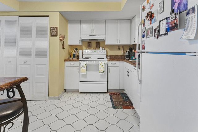 1470 NW 80th Avenue 204, Margate, FL 33063