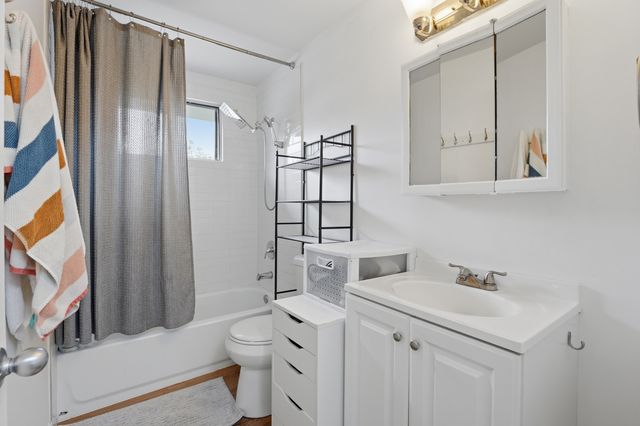 124 Fairlane Court D, Bloomingdale, IL 60108
