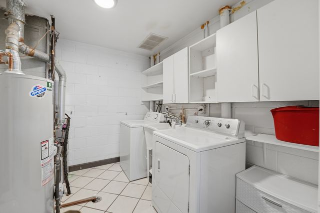 124 Fairlane Court D, Bloomingdale, IL 60108