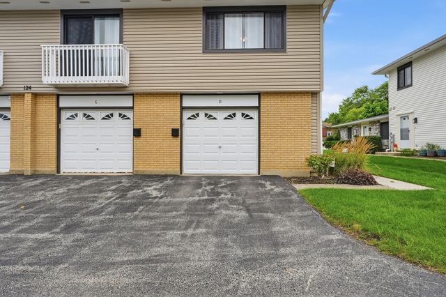 124 Fairlane Court D, Bloomingdale, IL 60108
