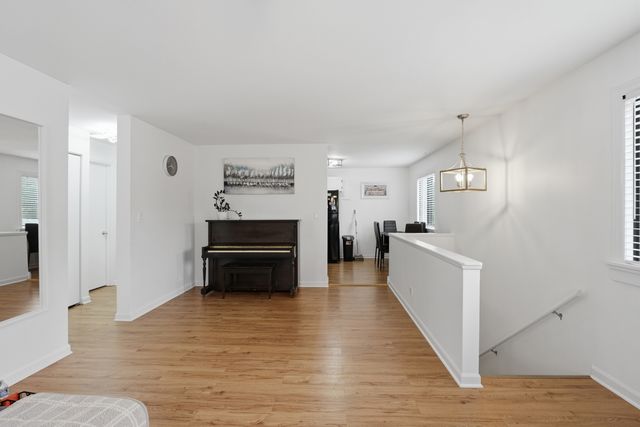 124 Fairlane Court D, Bloomingdale, IL 60108