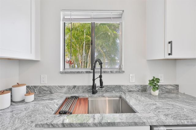 6412 ROCKPOINTE DRIVE, Tampa, FL 33634