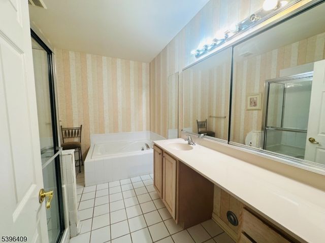 1 Silcox Pl, Franklin Twp., NJ 08873