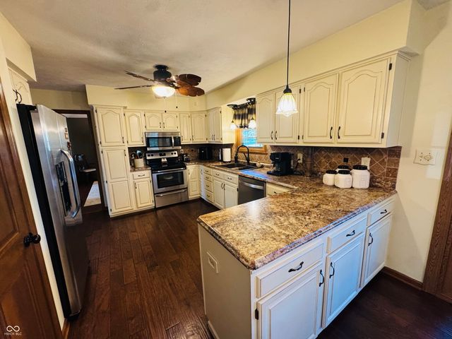 1267 Mount Brook Court, Greenwood, IN 46143