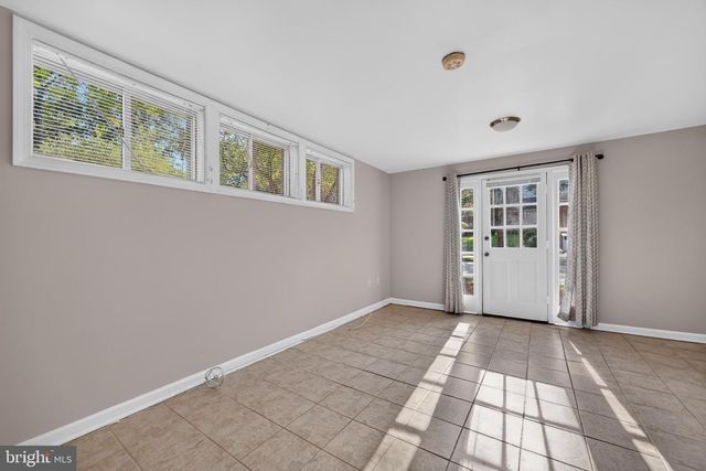 3303 17TH ST N, Arlington, VA 22201