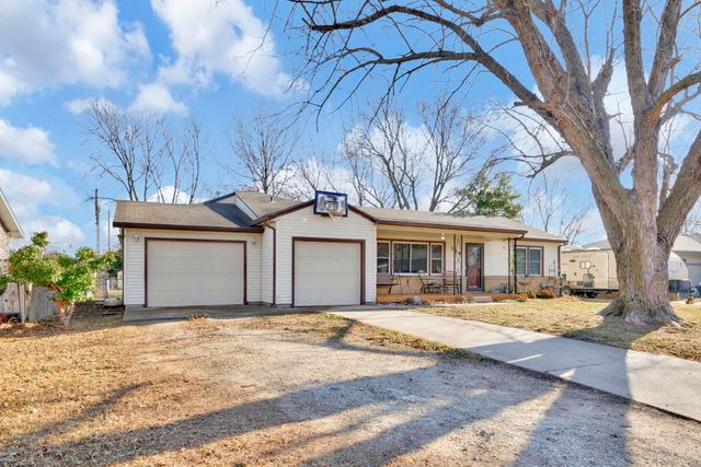 154 S Delos, Haysville, KS 67060