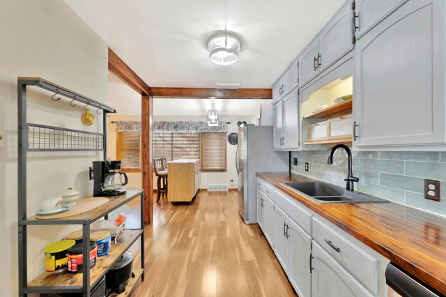 154 S Delos, Haysville, KS 67060