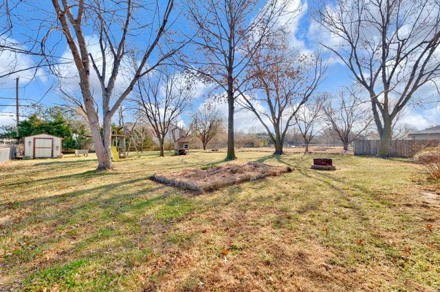 154 S Delos, Haysville, KS 67060