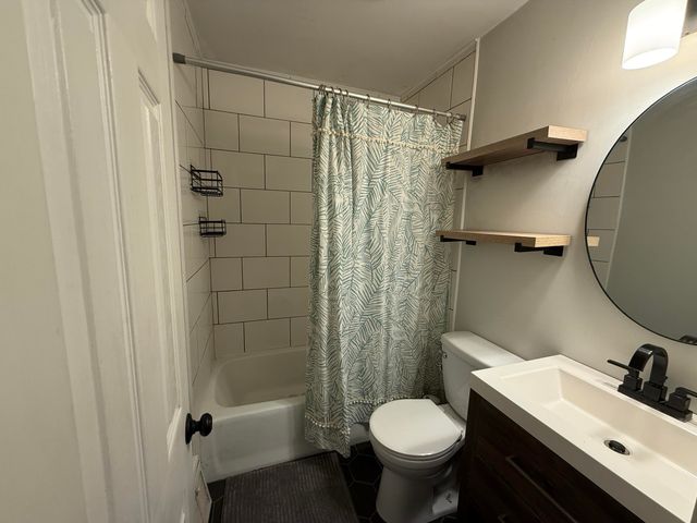 2631 Liberty Road, Norton Shores City, MI 49441