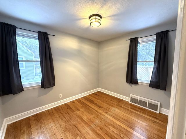 2631 Liberty Road, Norton Shores City, MI 49441