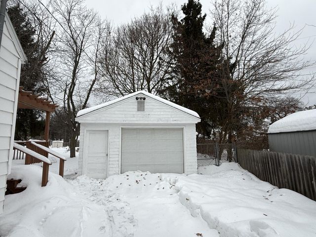 2631 Liberty Road, Norton Shores City, MI 49441