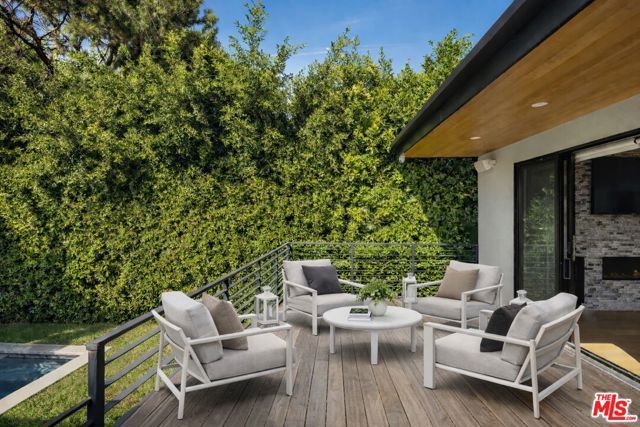 123 S Kilkea Drive, Los Angeles, CA 90048