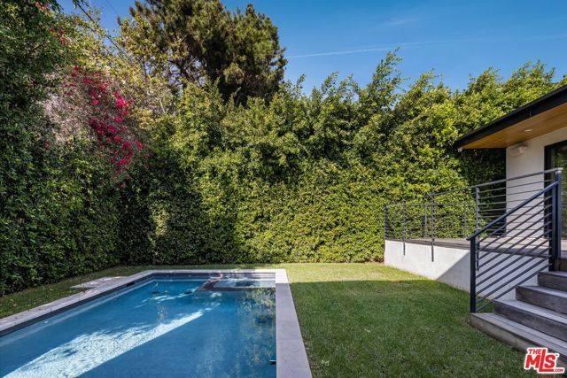 123 S Kilkea Drive, Los Angeles, CA 90048