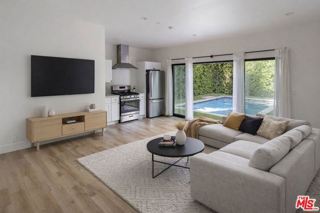 123 S Kilkea Drive, Los Angeles, CA 90048