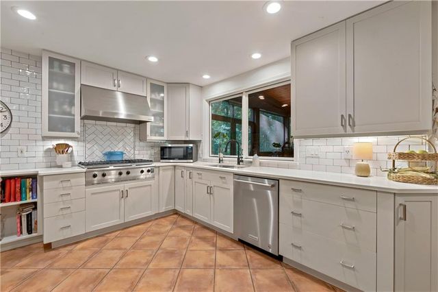 8180 Innsbruck Drive, Sandy Springs, GA 30350