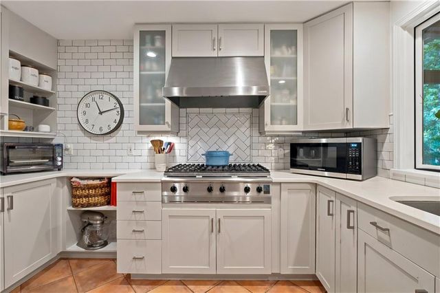 8180 Innsbruck Drive, Sandy Springs, GA 30350
