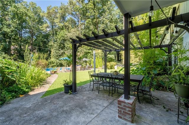 8180 Innsbruck Drive, Sandy Springs, GA 30350