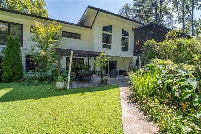 8180 Innsbruck Drive, Sandy Springs, GA 30350