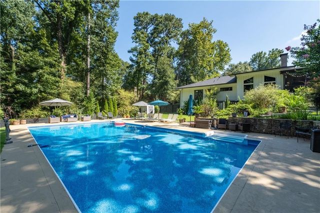 8180 Innsbruck Drive, Sandy Springs, GA 30350