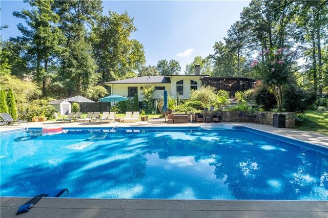 8180 Innsbruck Drive, Sandy Springs, GA 30350