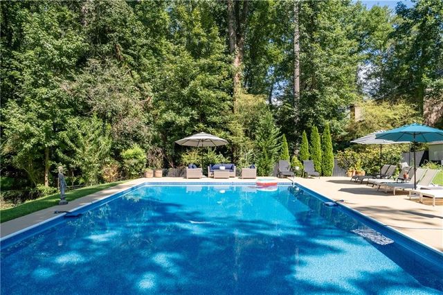 8180 Innsbruck Drive, Sandy Springs, GA 30350