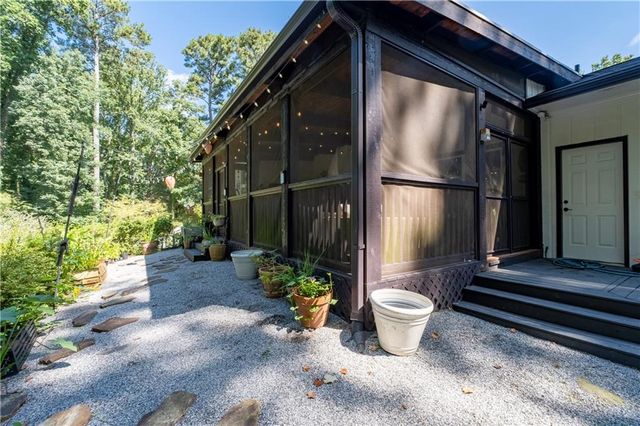 8180 Innsbruck Drive, Sandy Springs, GA 30350