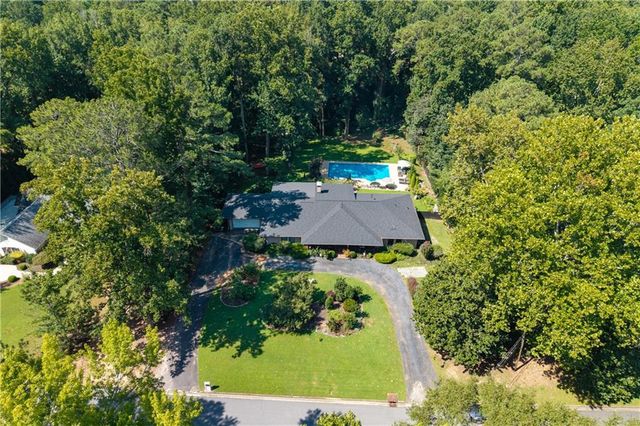 8180 Innsbruck Drive, Sandy Springs, GA 30350