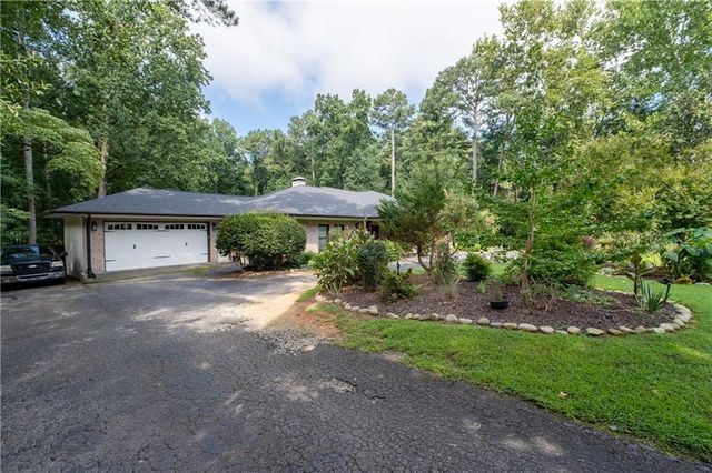 8180 Innsbruck Drive, Sandy Springs, GA 30350