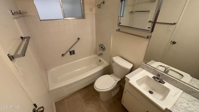 10606 W OAKMONT Drive, Sun City, AZ 85351
