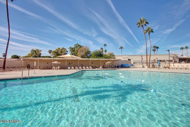 10606 W OAKMONT Drive, Sun City, AZ 85351