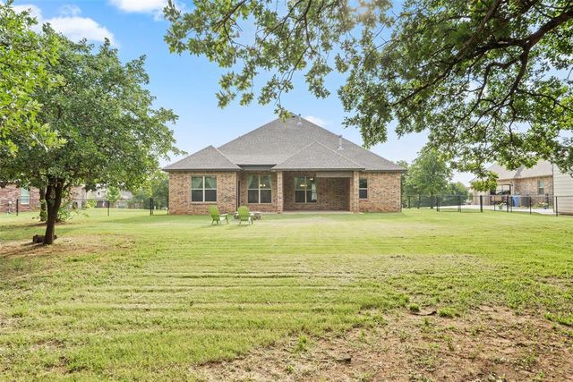 9015 Tall Oaks Drive, Guthrie, OK 73044